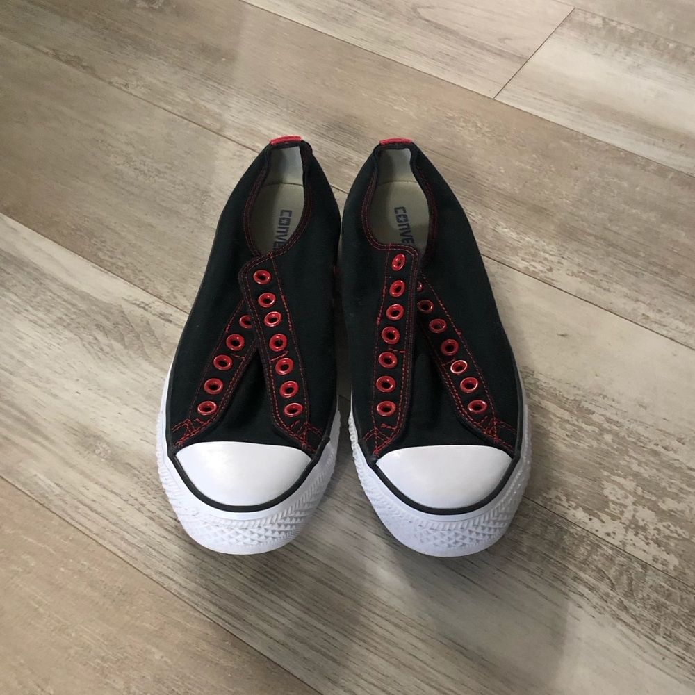 Mens 9.5 Black/Red Slip-on No Lace Style Converse